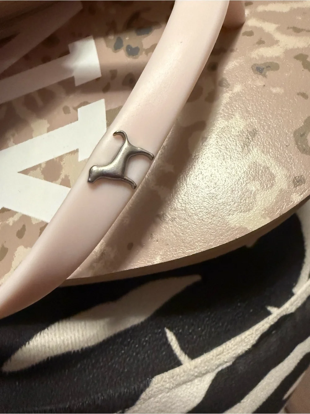 PINK Victoria's Secret Pale Pink Camo Flip Flop Sandals